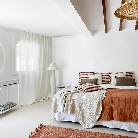 New - Luxury, Views, Hot Tub, Pool, 8 Sofabed Villa Competa