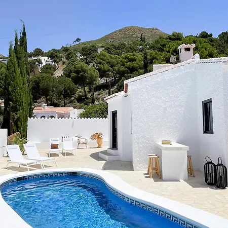New - Luxury, Views, Hot Tub, Pool, 8 Sofabed