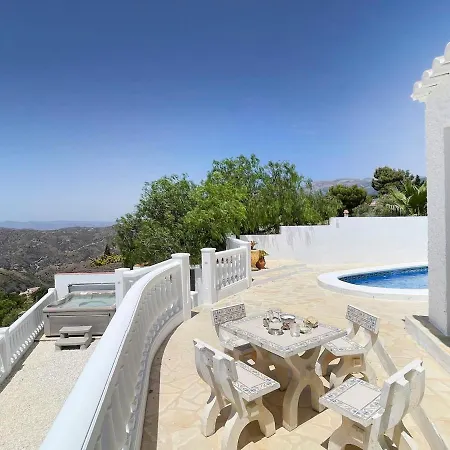 Villa New - Luxury, Views, Hot Tub, Pool, 8 Sofabed